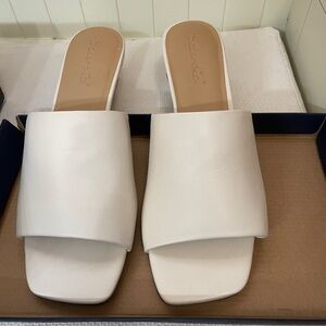 Splendid Women's linen color mules. Brand new.